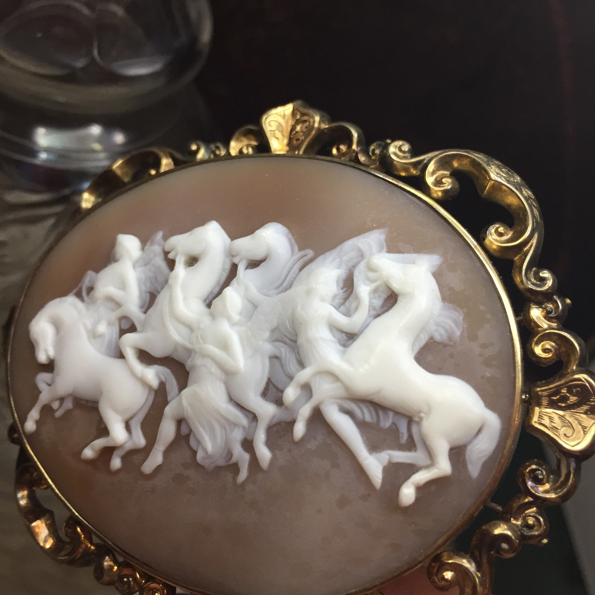 馬と天使のシェルカメオ: ＜り竜の玉＞英国アンティークシルバー